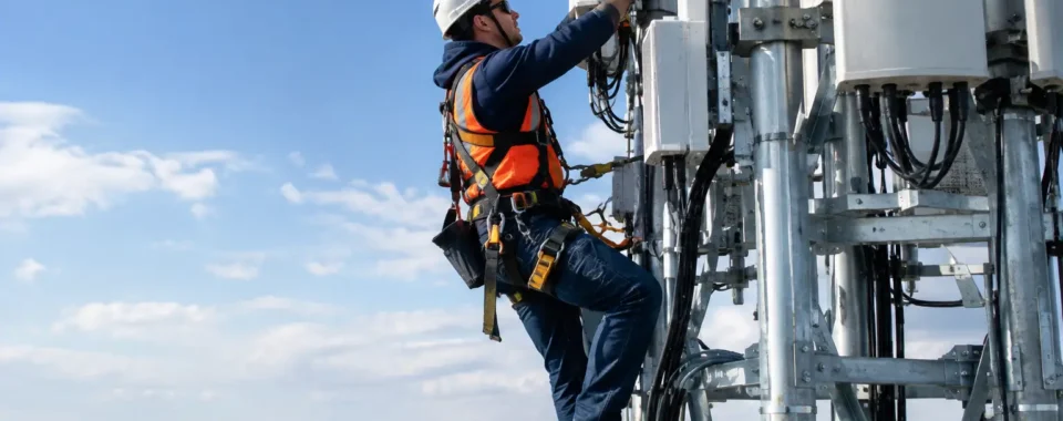 Tower Site Maintenance Services That Prevent Outages